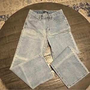 NEW- Shein Mom Jeans (size 28)